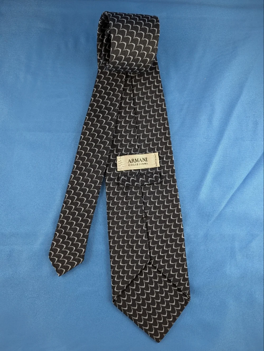 Armani Collezioni Navy and Silver Geometric Silk Tie